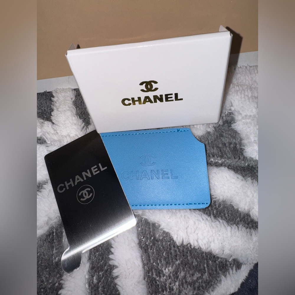 Chanel GWP Light Blue Mirror/Card Case NIB